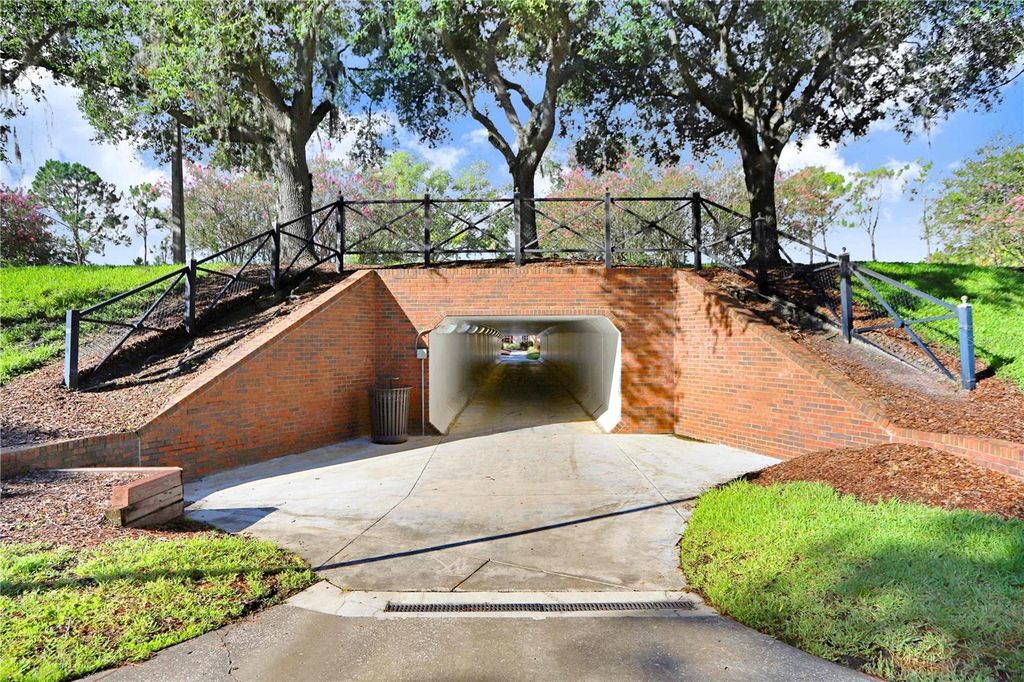 Image 56 of property listing at 9838 W PARK VILLAGE DRIVE 9838, Tampa, FL 33626