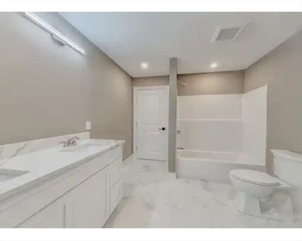 63 Progressive St, Worcester, MA 01604