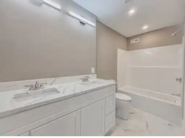 63 Progressive St, Worcester, MA 01604