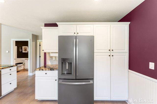 2940 Grand Isle Drive 9, Belmont, MI 49306