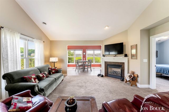 2940 Grand Isle Drive 9, Belmont, MI 49306