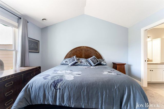 2940 Grand Isle Drive 9, Belmont, MI 49306