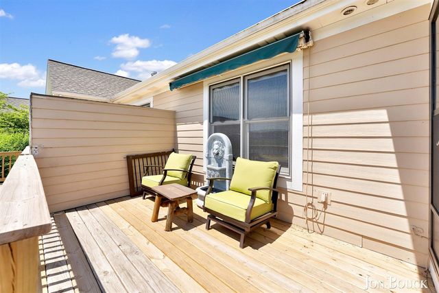2940 Grand Isle Drive 9, Belmont, MI 49306