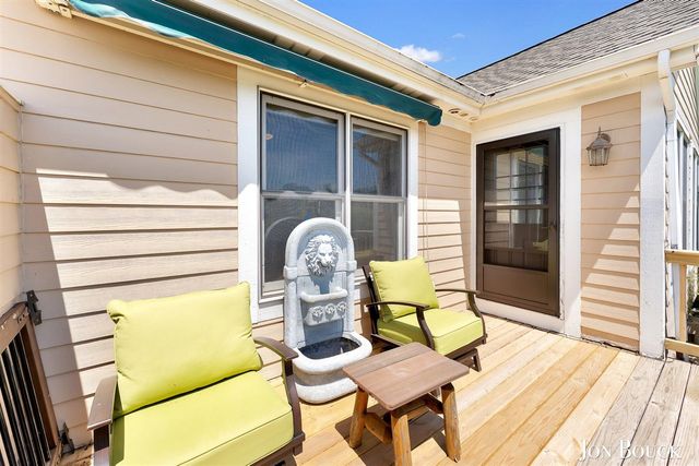 2940 Grand Isle Drive 9, Belmont, MI 49306