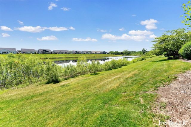 2940 Grand Isle Drive 9, Belmont, MI 49306