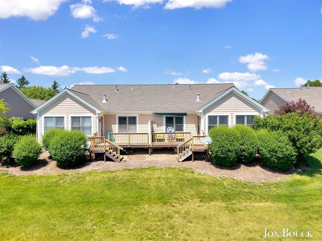 2940 Grand Isle Drive 9, Belmont, MI 49306