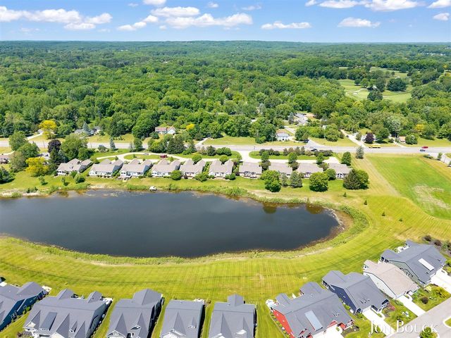 2940 Grand Isle Drive 9, Belmont, MI 49306