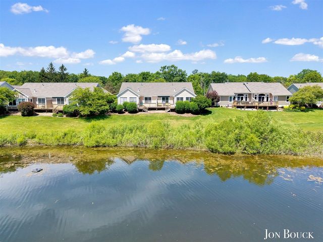 2940 Grand Isle Drive 9, Belmont, MI 49306