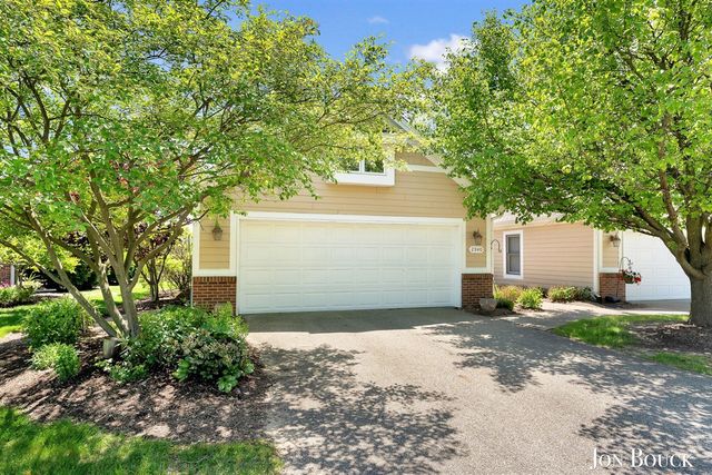 2940 Grand Isle Drive 9, Belmont, MI 49306