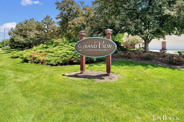 2940 Grand Isle Drive 9, Belmont, MI 49306