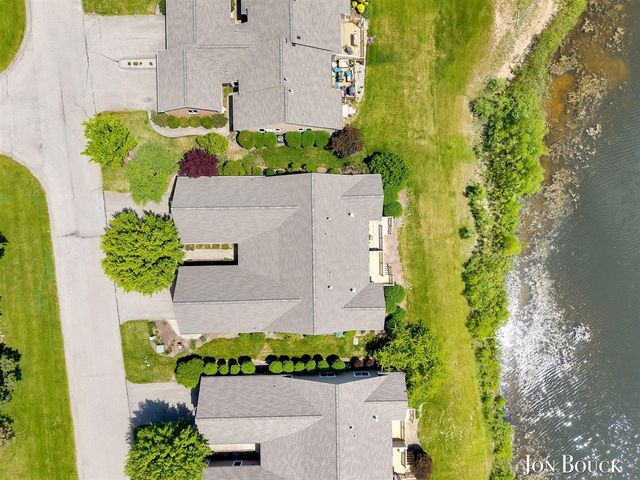 2940 Grand Isle Drive 9, Belmont, MI 49306