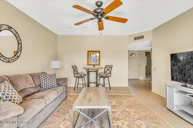 1525 W Vía Del Jarrito, Green Valley, AZ 85622