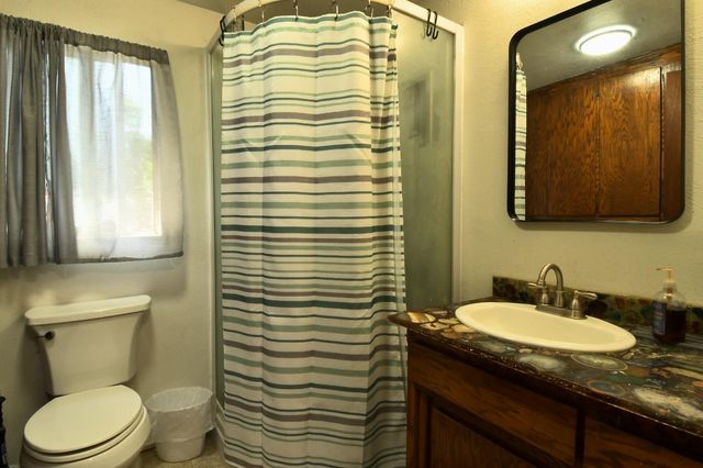 1636 Woodworth Ave, Modesto, CA 95351
