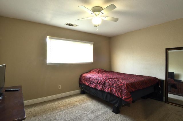 1636 Woodworth Ave, Modesto, CA 95351