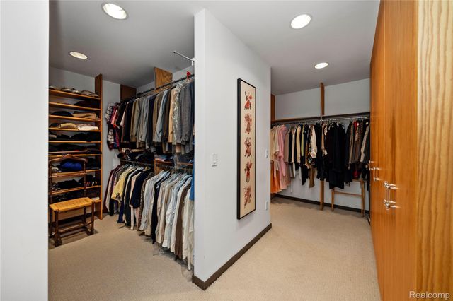 1287 Charrington Road, Bloomfield Hills, MI 48301