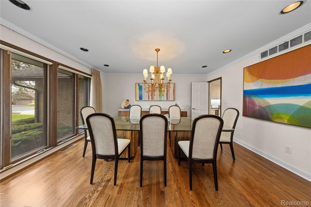 1287 Charrington Road, Bloomfield Hills, MI 48301