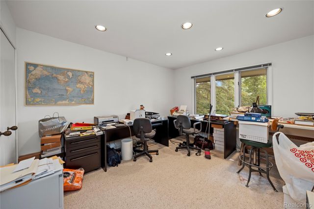 1287 Charrington Road, Bloomfield Hills, MI 48301