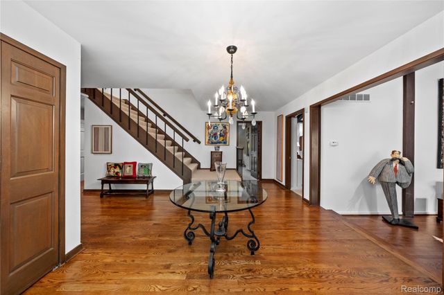 1287 Charrington Road, Bloomfield Hills, MI 48301