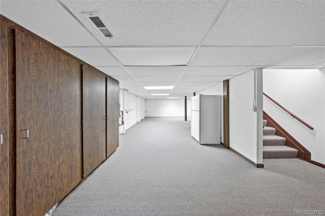 1287 Charrington Road, Bloomfield Hills, MI 48301