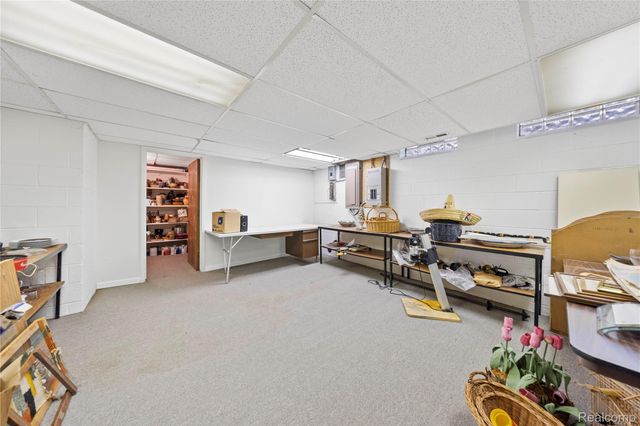 1287 Charrington Road, Bloomfield Hills, MI 48301