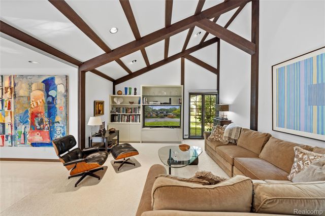 1287 Charrington Road, Bloomfield Hills, MI 48301