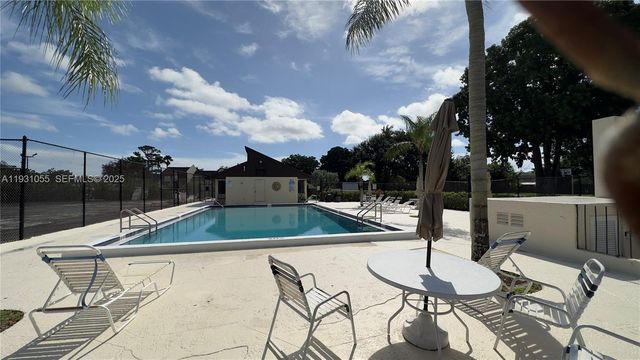 5340 Bosque Ln 98, West Palm Beach, FL 33415
