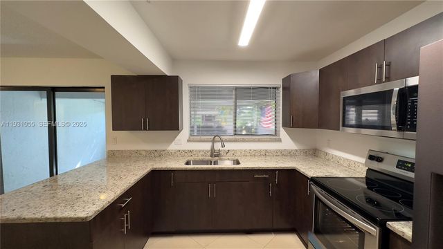 5340 Bosque Ln 98, West Palm Beach, FL 33415