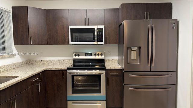 5340 Bosque Ln 98, West Palm Beach, FL 33415