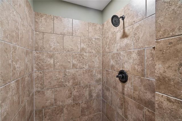 18302 W 194th Terrace, Spring Hill, KS 66083