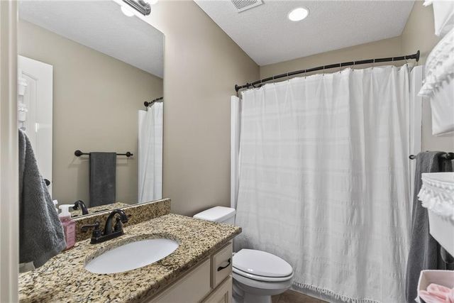 18302 W 194th Terrace, Spring Hill, KS 66083