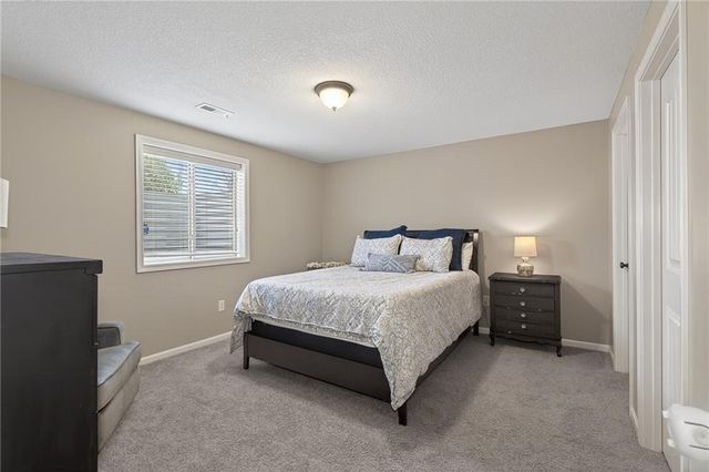 18302 W 194th Terrace, Spring Hill, KS 66083