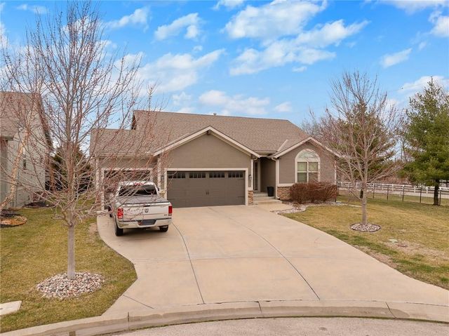 18302 W 194th Terrace, Spring Hill, KS 66083