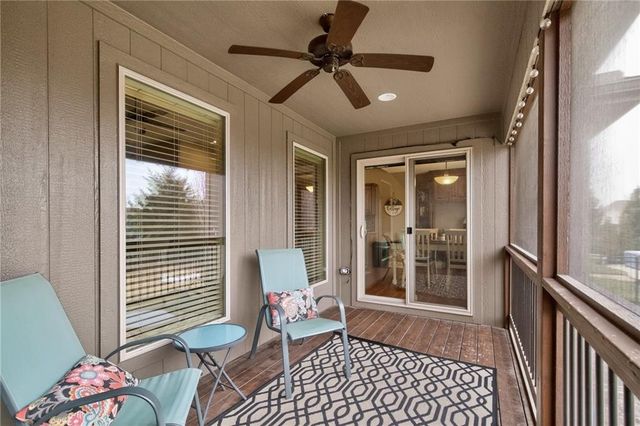 18302 W 194th Terrace, Spring Hill, KS 66083