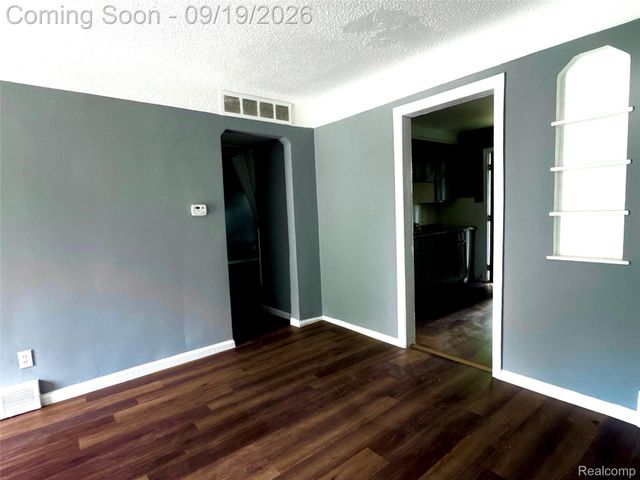 11667 Stahelin Avenue, Detroit, MI 48228
