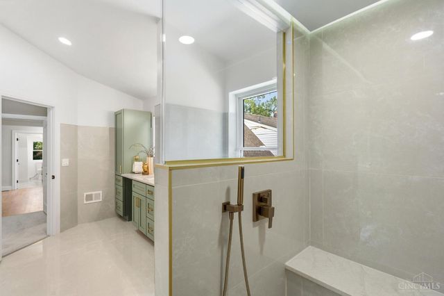 3834 Petoskey Avenue, Mariemont, OH 45227