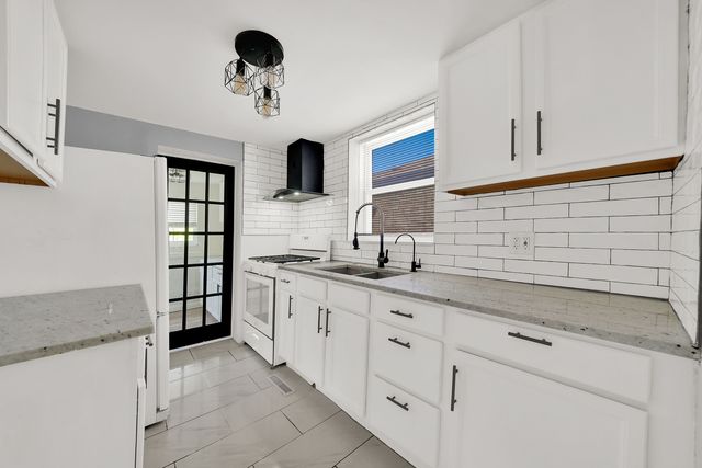 11014 S Washtenaw Avenue, Chicago, IL 60655