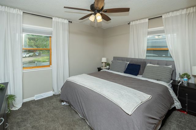 1229 SW Franklin Court, Ankeny, IA 50023