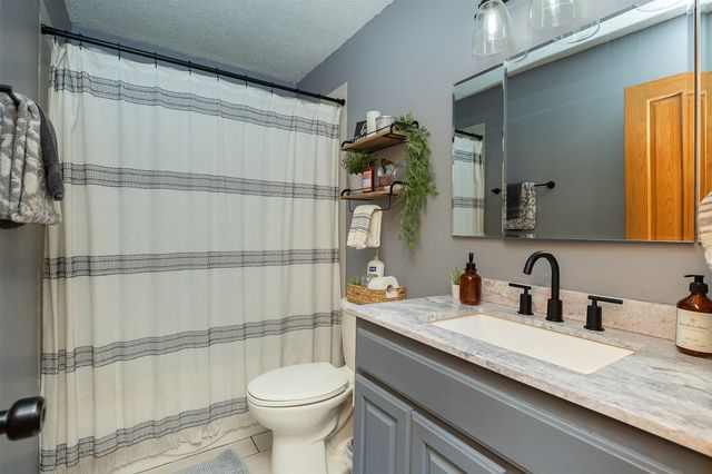 1229 SW Franklin Court, Ankeny, IA 50023