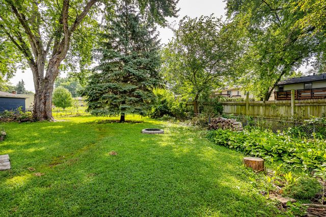 1229 SW Franklin Court, Ankeny, IA 50023