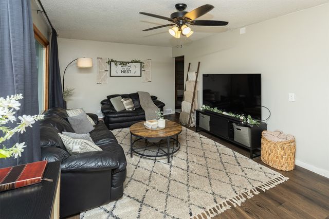 1229 SW Franklin Court, Ankeny, IA 50023