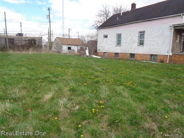 11670 Saint Louis Street, Hamtramck, MI 48212