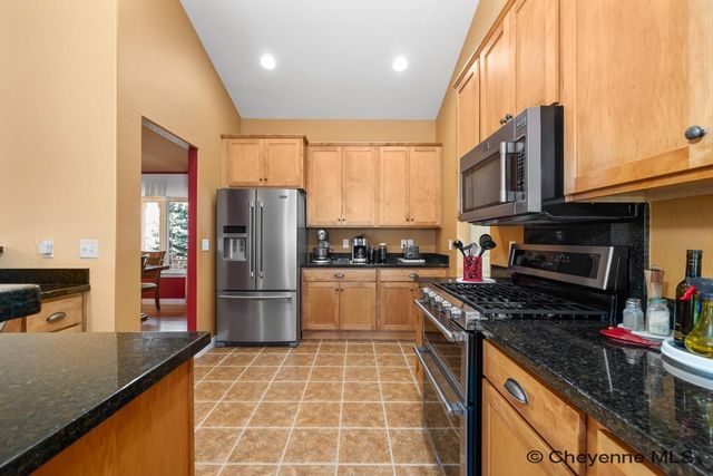 811 WEST DALE BLVD, Cheyenne, WY 82009