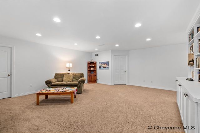 811 WEST DALE BLVD, Cheyenne, WY 82009