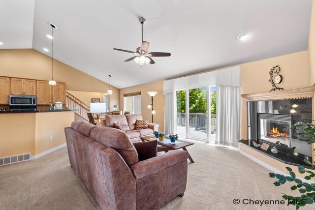 811 WEST DALE BLVD, Cheyenne, WY 82009