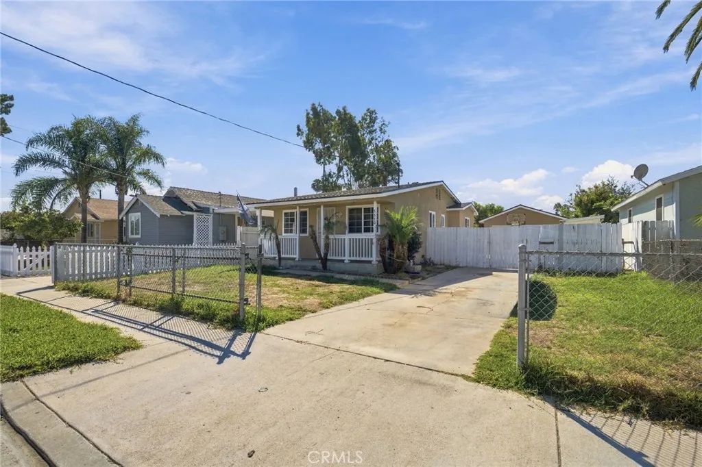 5510 Roosevelt Avenue, Santa Ana, CA 92703