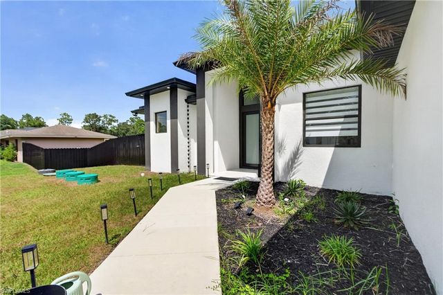 414 Highland AVE, Lehigh Acres, FL 33972