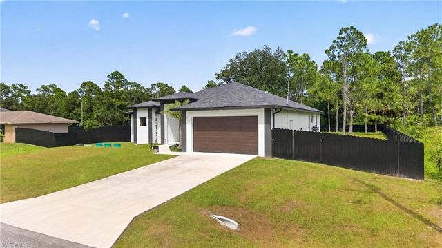 414 Highland AVE, Lehigh Acres, FL 33972