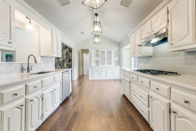 8833 Flint Falls Drive, Dallas, TX 75243