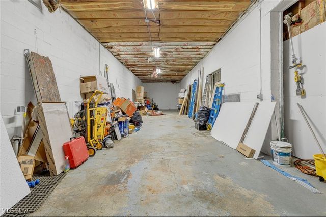 17827 Roseland Road, Cleveland, OH 44112