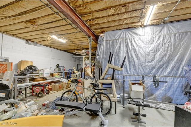 17827 Roseland Road, Cleveland, OH 44112